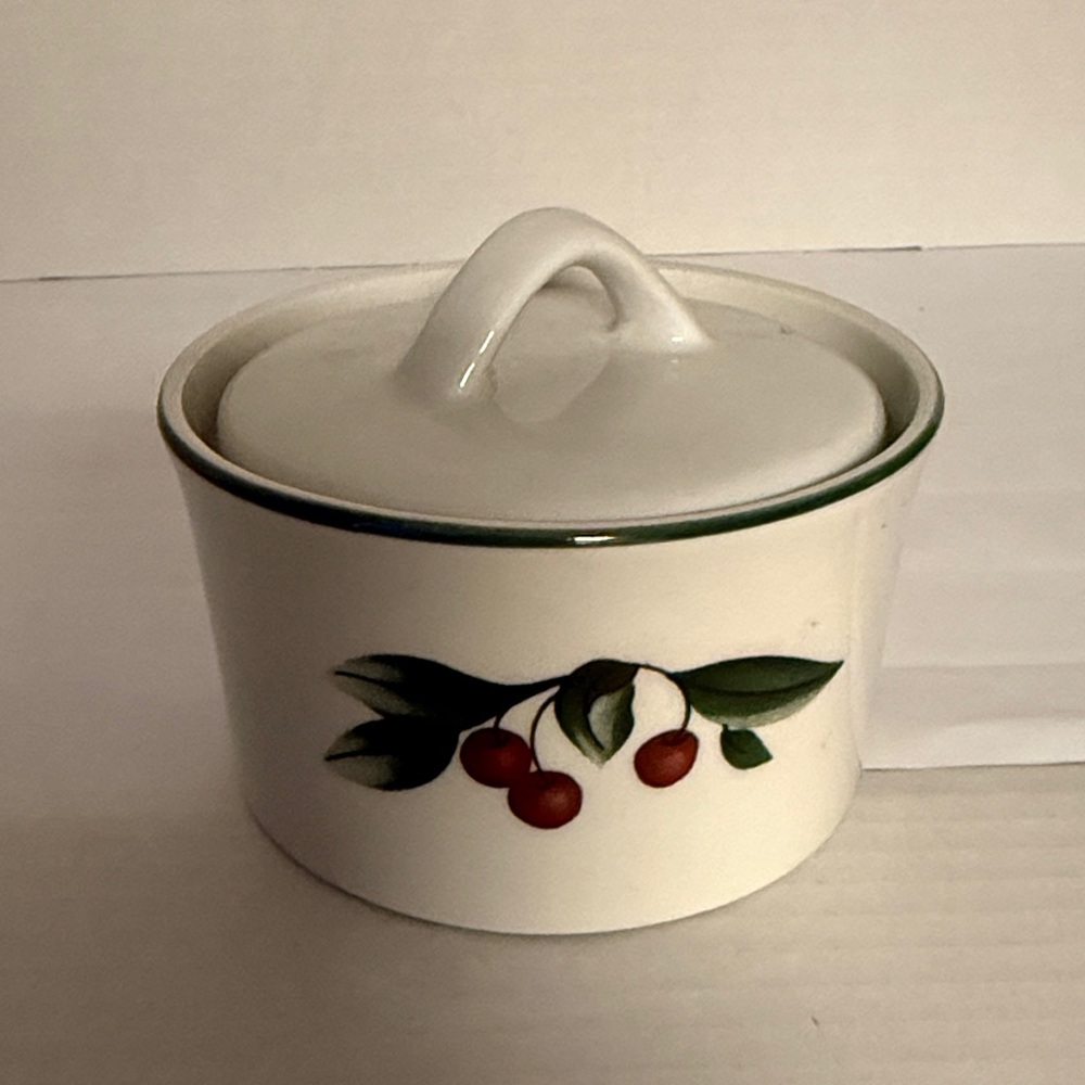 Cades Cove Collection Sugar Bowl with Lid